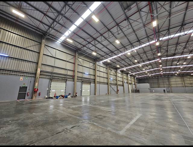 3,280M² WAREHOUSE TO LET IN LINBRO PARK